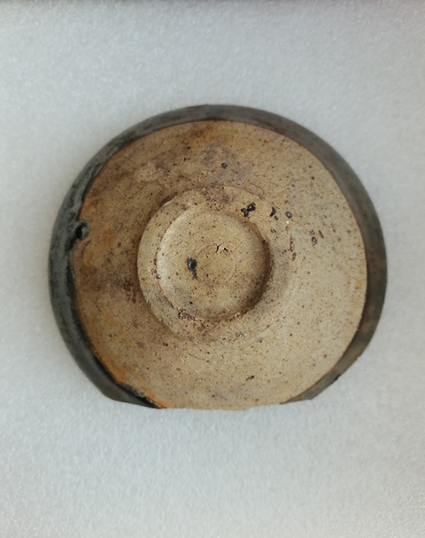 古玩陶瓷磁州窯黑釉鐵銹花茶盞拍賣，當(dāng)前價(jià)格0元