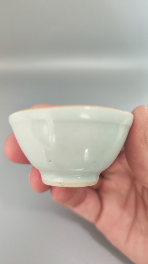 古玩陶瓷清早期甜白釉小杯拍賣，當前價格380元