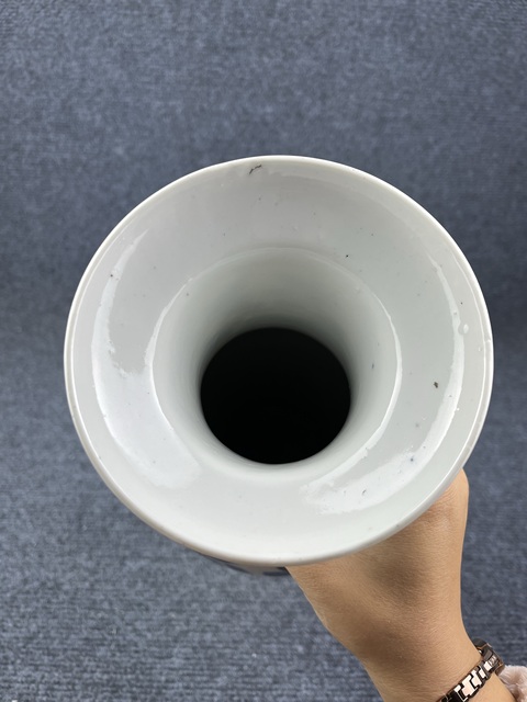 古玩陶瓷青花加彩雙龍穿花紋觀音瓶拍賣,當前價格7888元