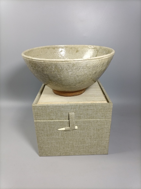 古玩陶瓷特價元龍泉系青釉大茶碗拍賣，當前價格350元