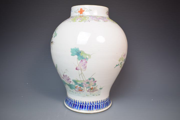 古玩陶瓷清晚期粉彩五倫圖將軍罐拍賣，當前價格19800元