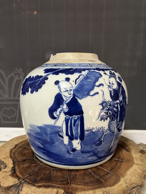 古玩陶瓷清中期青花人物麒麟送子紋罐拍賣，當前價格2888元