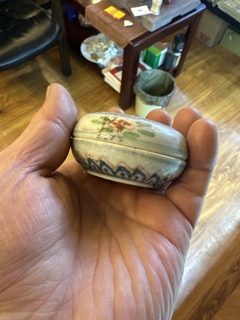 古玩陶瓷花卉紋蓋盒拍賣,當前價格3080元