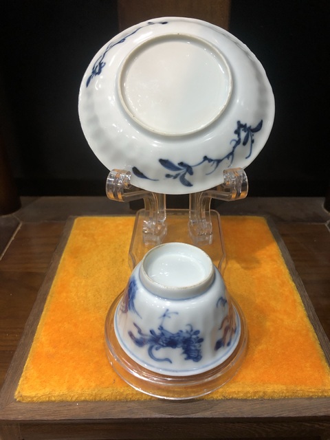 古玩陶瓷(館藏級杯碟)清-康熙-四鳳紋-瓜棱青花杯碟套裝拍賣,當前價格1323元