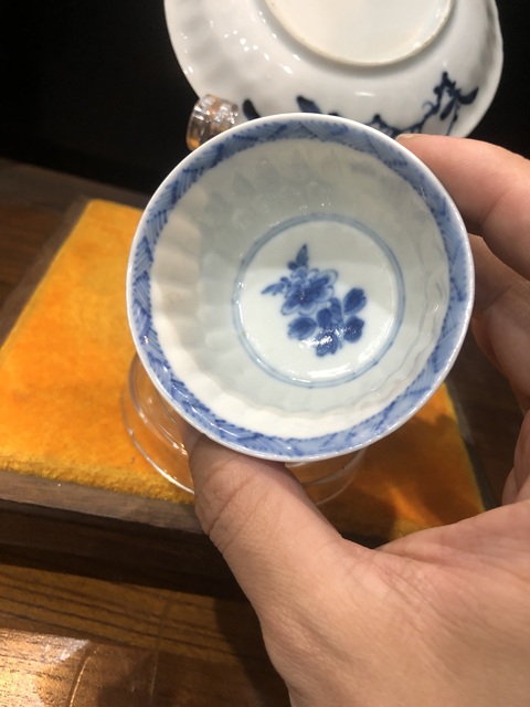 古玩陶瓷(館藏級杯碟)清-康熙-四鳳紋-瓜棱青花杯碟套裝拍賣,當前價格1323元