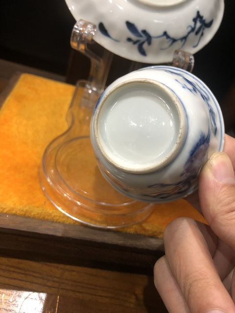 古玩陶瓷(館藏級杯碟)清-康熙-四鳳紋-瓜棱青花杯碟套裝拍賣,當前價格1323元