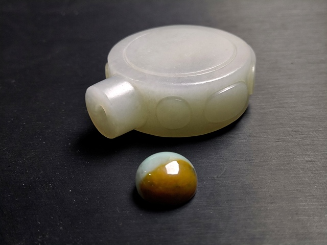 古玩玉器清代和田玉雕鼓形“鼻煙壺”拍賣，當(dāng)前價(jià)格15000元