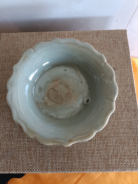 古玩陶瓷元代龍泉青瓷花口洗拍賣，當(dāng)前價格2980元