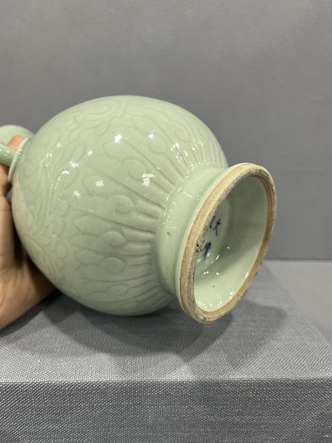 古玩陶瓷青釉刻花紋雙耳瓶拍賣，當前價格4800元