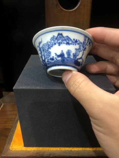 古玩陶瓷(精品品茗杯)清·康熙·訪友圖·青花品茗杯拍賣,當(dāng)前價(jià)格0元