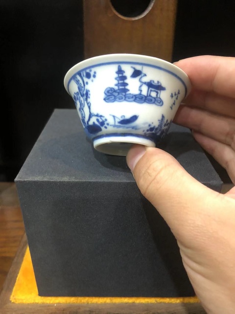 古玩陶瓷(精品品茗杯)清·康熙·訪友圖·青花品茗杯拍賣,當(dāng)前價(jià)格0元