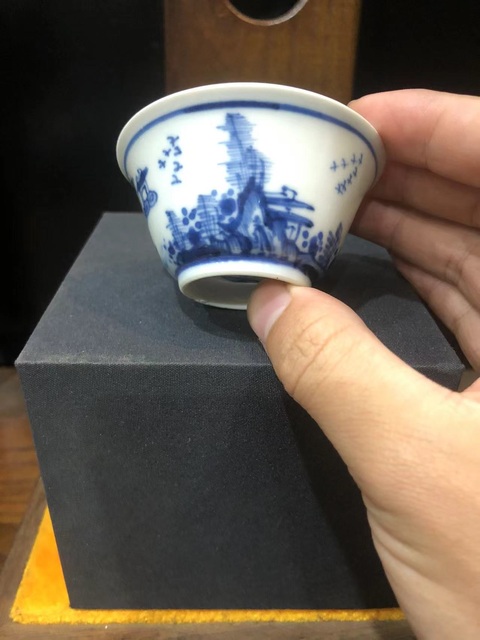 古玩陶瓷(精品品茗杯)清·康熙·訪友圖·青花品茗杯拍賣,當(dāng)前價(jià)格0元