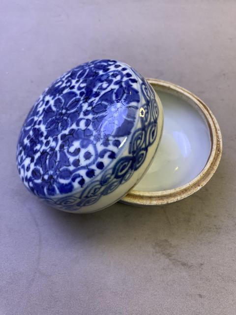古玩陶瓷青花花卉蓋盒拍賣,當前價格3000元