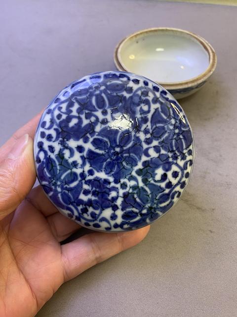 古玩陶瓷青花花卉蓋盒拍賣,當前價格3000元
