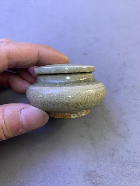 古玩陶瓷龍泉青瓷蓋罐拍賣，當前價格1200元