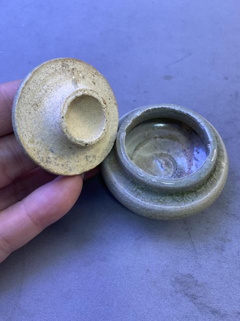 古玩陶瓷龍泉青瓷蓋罐拍賣，當前價格1200元