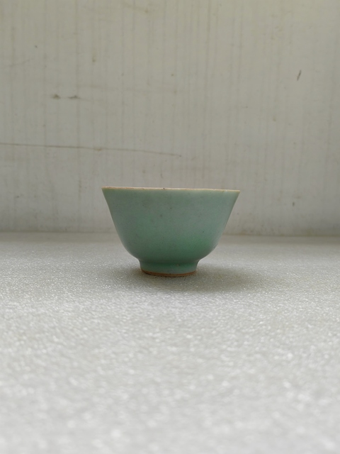 古玩陶瓷豆青釉仰鐘杯拍賣,當前價格550元