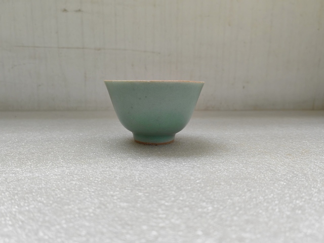 古玩陶瓷豆青釉仰鐘杯拍賣,當前價格550元