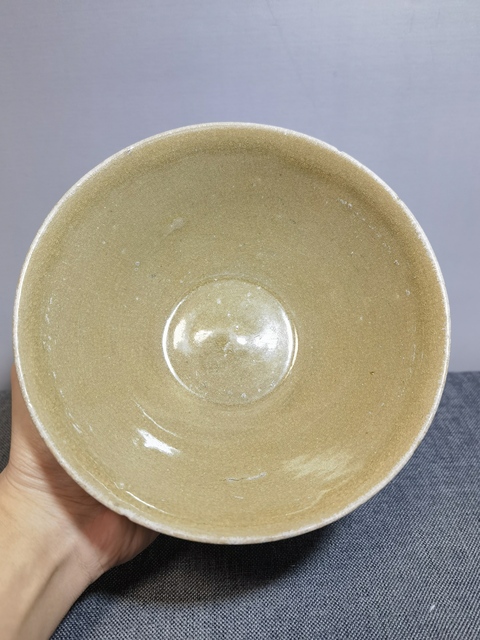 古玩陶瓷龍泉黃釉刻仰蓮紋碗拍賣,當前價格0元