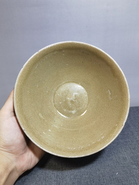古玩陶瓷龍泉黃釉刻仰蓮紋碗拍賣,當前價格0元