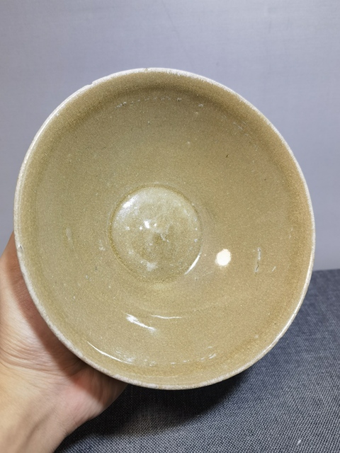 古玩陶瓷龍泉黃釉刻仰蓮紋碗拍賣,當前價格0元
