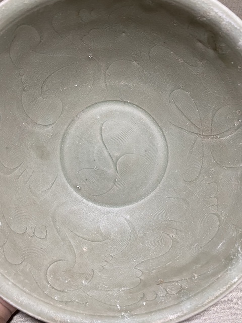 古玩陶瓷龍泉窯青瓷刻花卉紋碗拍賣，當前價格1500元