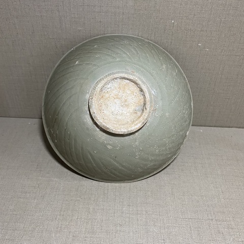 古玩陶瓷龍泉窯青瓷刻花卉紋碗拍賣，當前價格1500元
