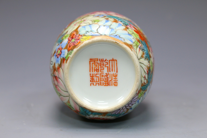 古玩陶瓷民國時期·金地粉彩百花小燈籠瓶拍賣,當前價格2000元