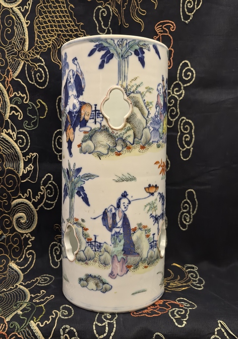 古玩陶瓷同治本朝款青花五彩+斗彩八仙人物帽筒拍賣，當(dāng)前價(jià)格16888元