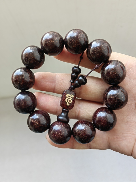 小葉金星紫檀手串拍賣，當(dāng)前價(jià)格298元