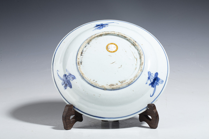 古玩陶瓷明晚·青花花卉古泉紋折沿盤
真品鑒賞圖