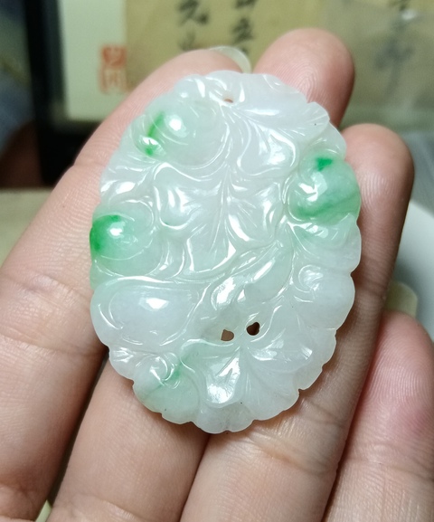 古玩玉器翡翠雕“鳳鳥(niǎo)紋佩”拍賣,當(dāng)前價(jià)格1680元