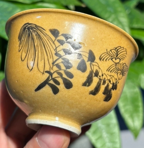 古玩陶瓷乾隆米黃釉墨彩杯拍賣，當(dāng)前價(jià)格6666元