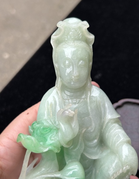 古玩玉器清代觀音翡翠雕件拍賣,當(dāng)前價(jià)格180000元