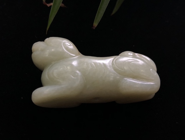 古玩玉器明代和田玉雕“瑞獸”拍賣,當前價格32000元