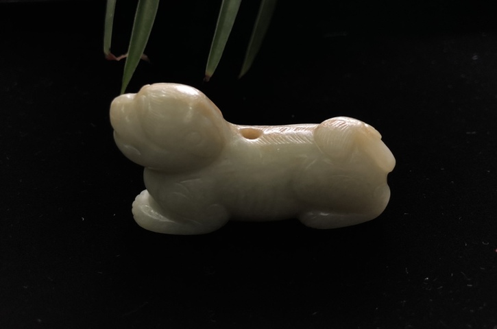 古玩玉器明代和田玉雕“瑞獸”拍賣,當前價格32000元