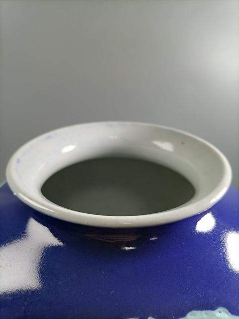 古玩陶瓷大清雍正年製官窯款霽藍釉三開窗粉彩花鳥紋太白尊拍賣，當前價格7500元