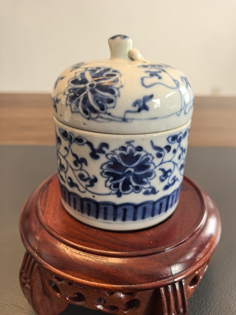 古玩陶瓷官窯畫(huà)片青花纏枝花卉溫酒壺拍賣(mài),當(dāng)前價(jià)格1800元