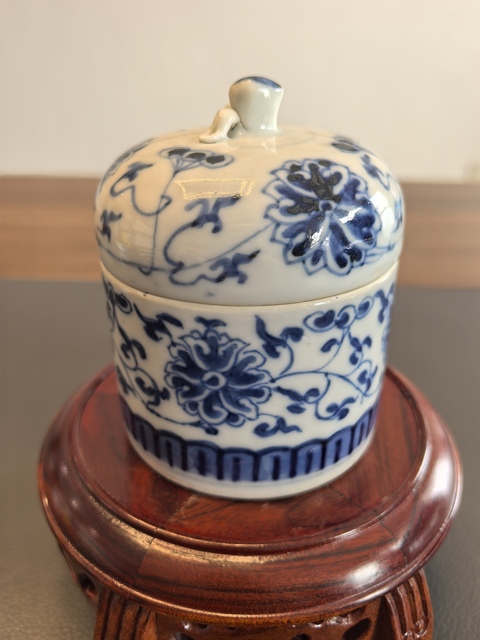古玩陶瓷官窯畫(huà)片青花纏枝花卉溫酒壺拍賣(mài),當(dāng)前價(jià)格1800元
