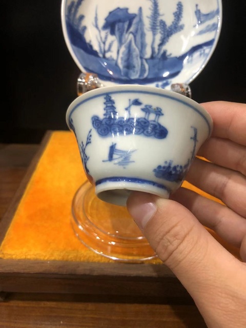 古玩陶瓷(館藏級杯碟)清·康熙·訪友圖·青花杯碟套裝拍賣,當前價格1456元