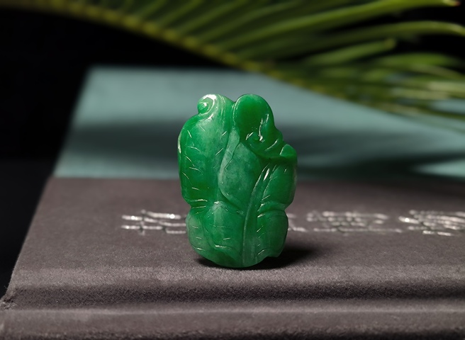 古玩玉器創匯天然翡翠雕“花卉佩”拍賣,當前價格3500元
