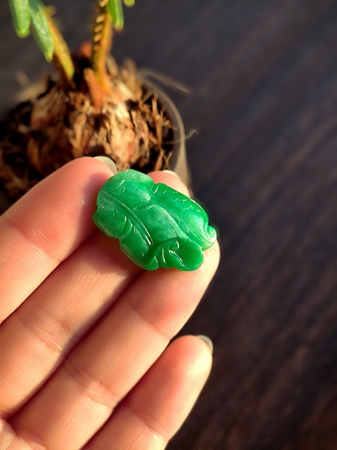 古玩玉器創匯天然翡翠雕“花卉佩”拍賣,當前價格3500元