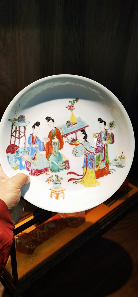 古玩陶瓷清末民初·粉彩仕女紋盤拍賣,當前價格15900元