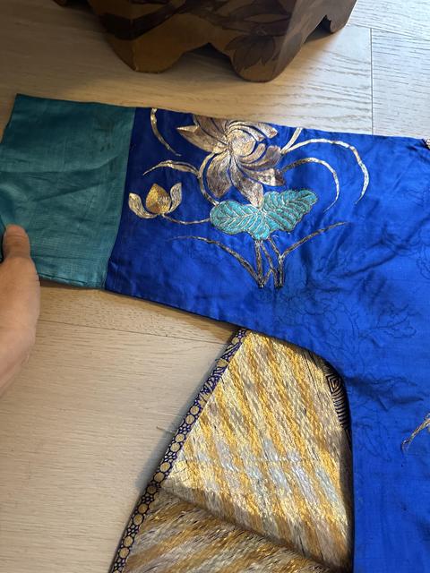 古玩雜項刺繡吉服拍賣，當前價格7000元