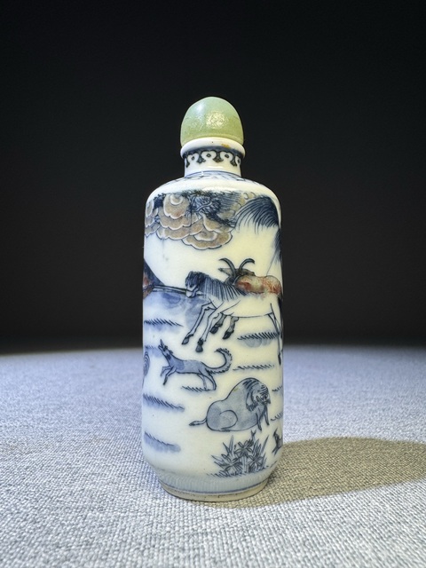 域鉴古玩】清代中晚期青花釉里红十二生肖纹鼻烟壶釉里红鼻烟壶