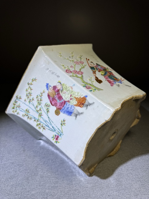 古玩陶瓷【精品】清代道光細路粉彩無雙譜紋六方花盆全品拍賣,當前價格35000元