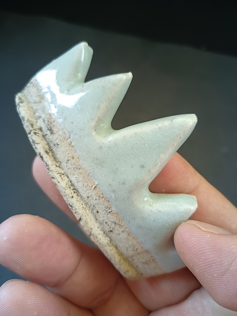 古玩陶瓷（全品）清中期豆青釉文房筆架山，文房器路份高尺寸：直徑7.8cm，高4.5cm拍賣，當前價格498元