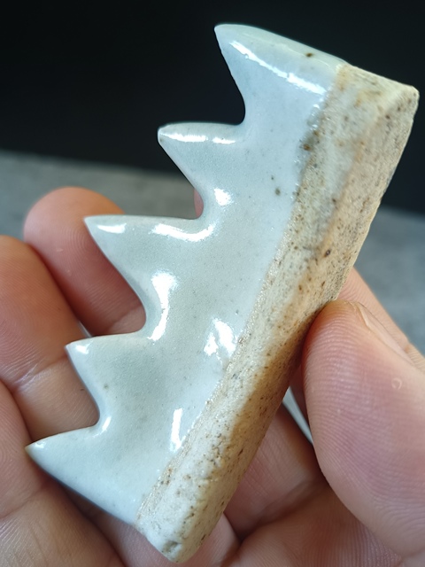 古玩陶瓷（全品）清中期豆青釉文房筆架山拍賣，當(dāng)前價格188元