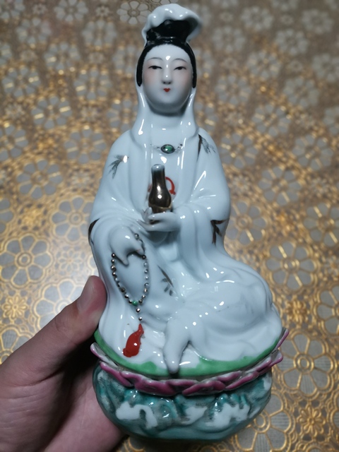 古玩陶瓷觀音塑像拍賣，當前價格650元