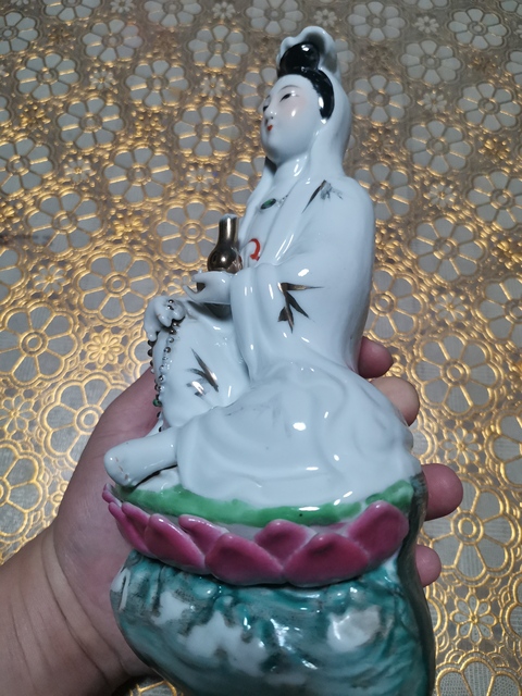古玩陶瓷觀音塑像拍賣，當前價格650元